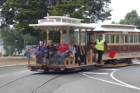 portland-cable-tram-in-action-1769593283.webp (35 KB)