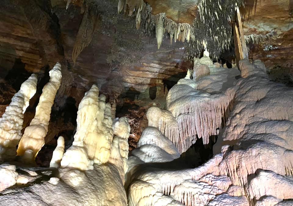 Khám phá Royal Cave