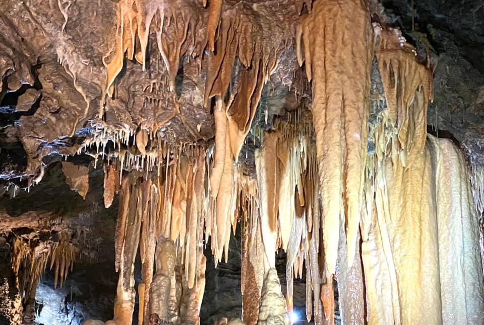 Khám phá Royal Cave