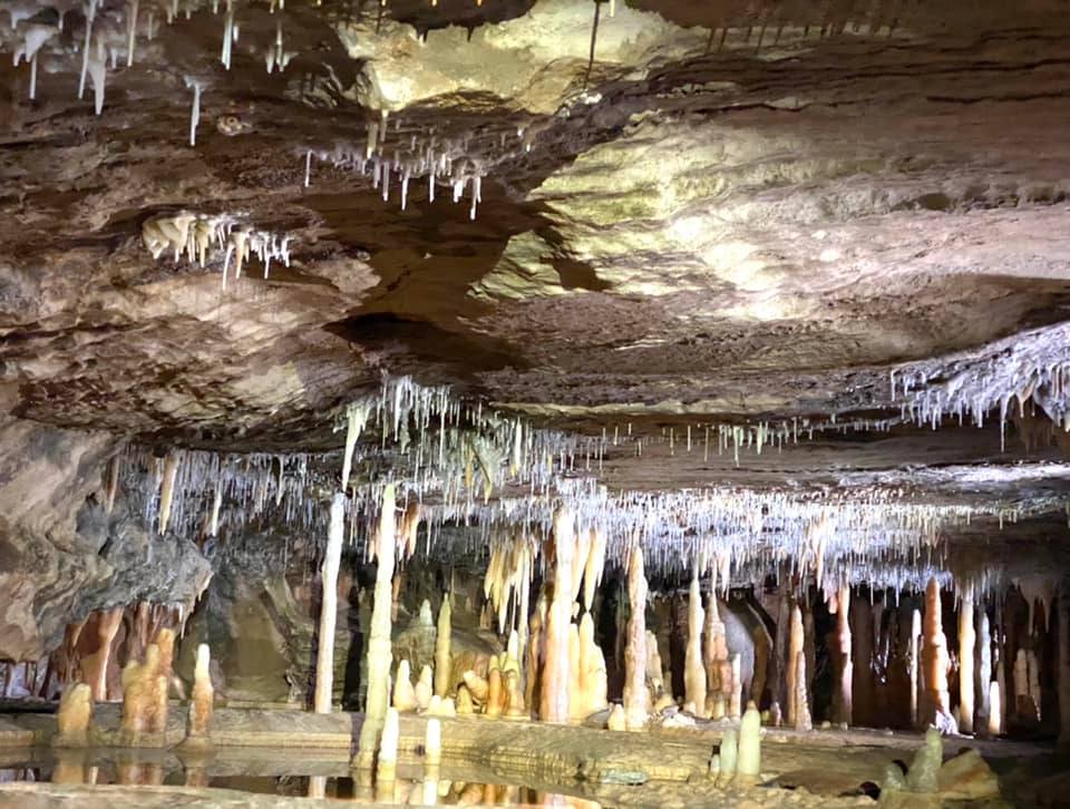 Khám phá Royal Cave