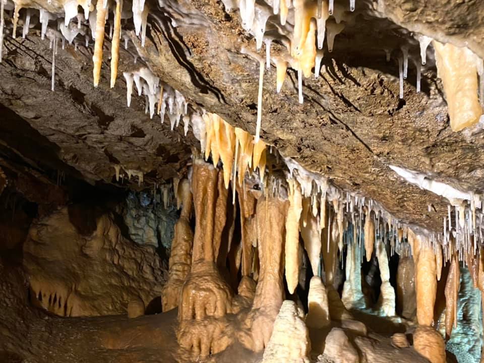 Khám phá Royal Cave