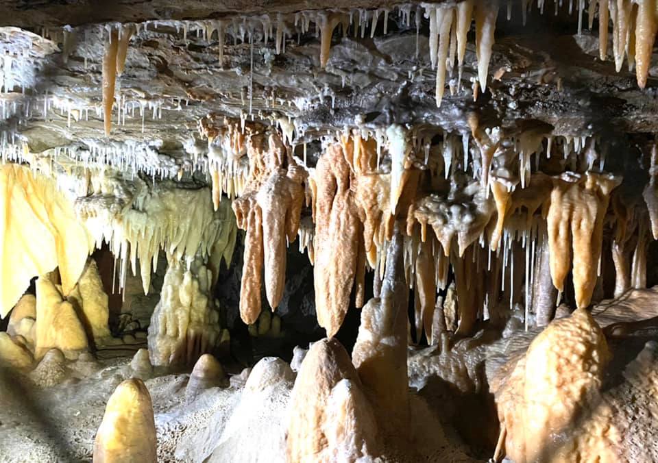 Khám phá Royal Cave