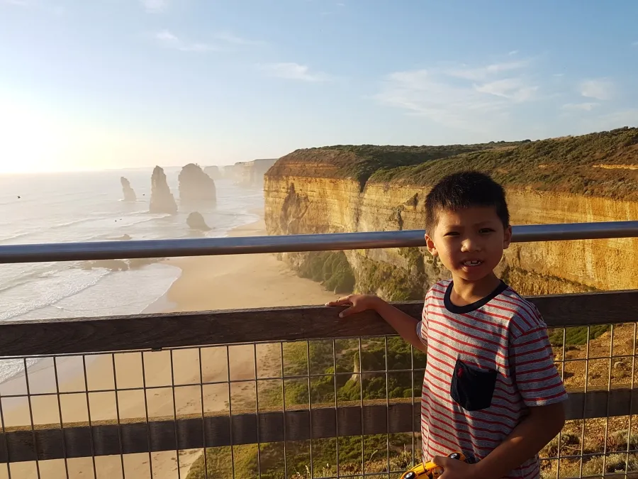 item image 240 album của tour Great Ocean Road  và 12 vị tông đồ