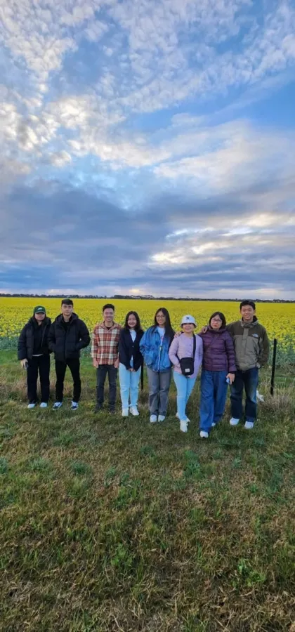 item image 517 album của tour Great Ocean Road  và 12 vị tông đồ