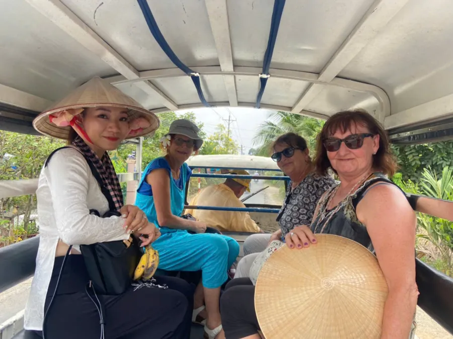 item image 765 album của tour Miền tây sông nước